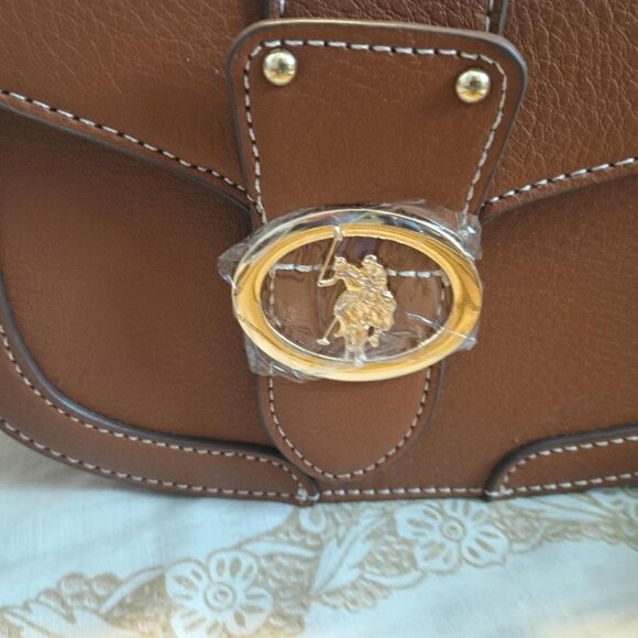 U.S. Polo Assn. Heritage Crossbody Bag - Picture 7 of 8
